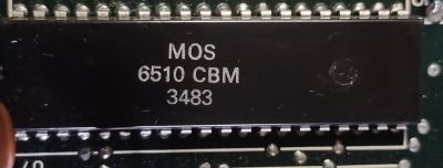 C64 CPU=MOS 6510 CBM 3483.jpg